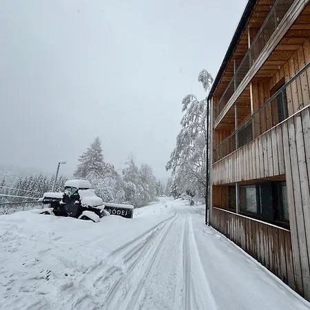 Appartement Alpina #3 *