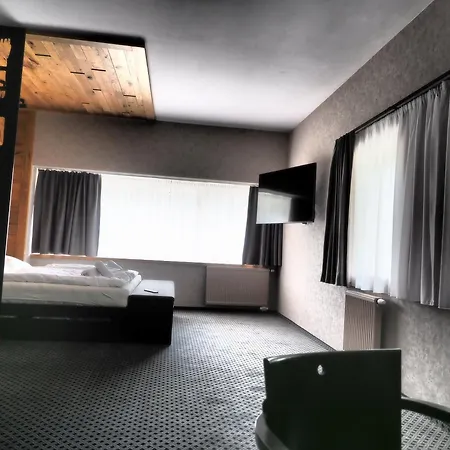 Appartement Alpina #3 *